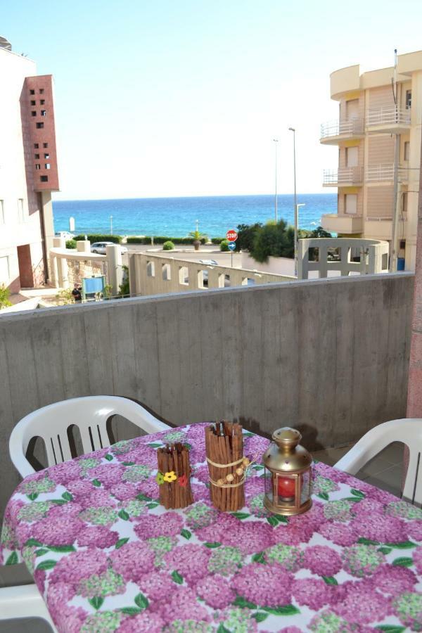 Window On The Sea Apartment Gallipoli Exterior foto